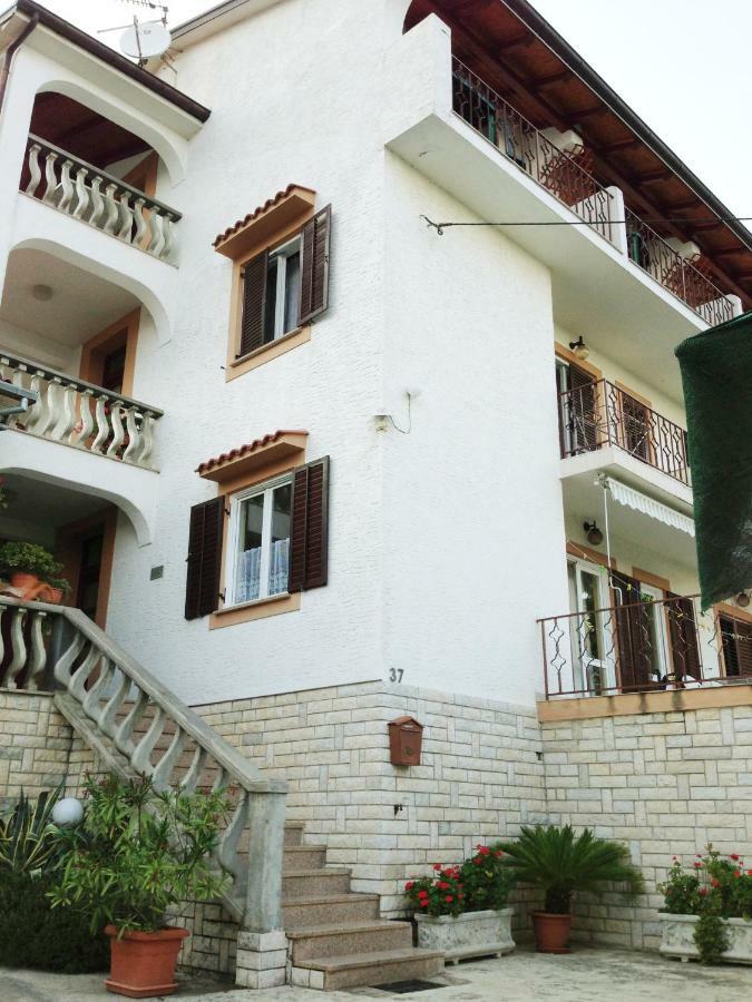 Guest House Ivo Ловран Екстер'єр фото