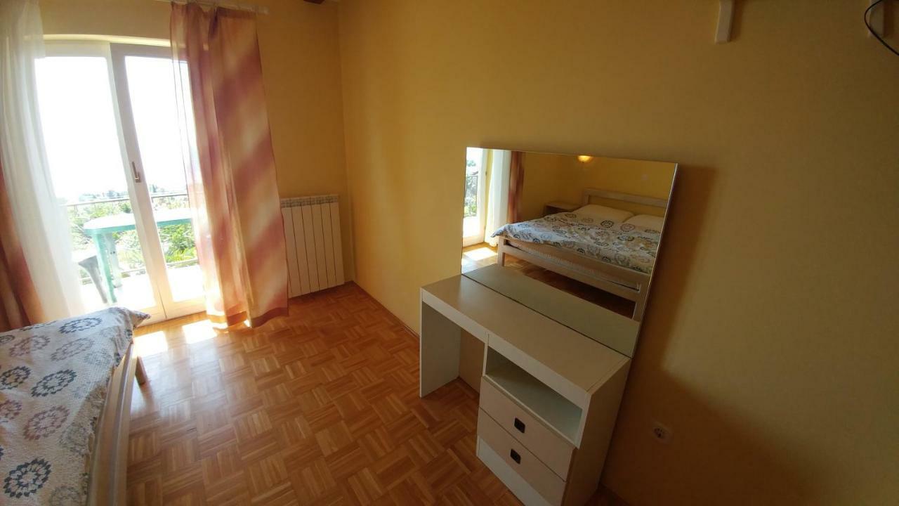Guest House Ivo Ловран Екстер'єр фото